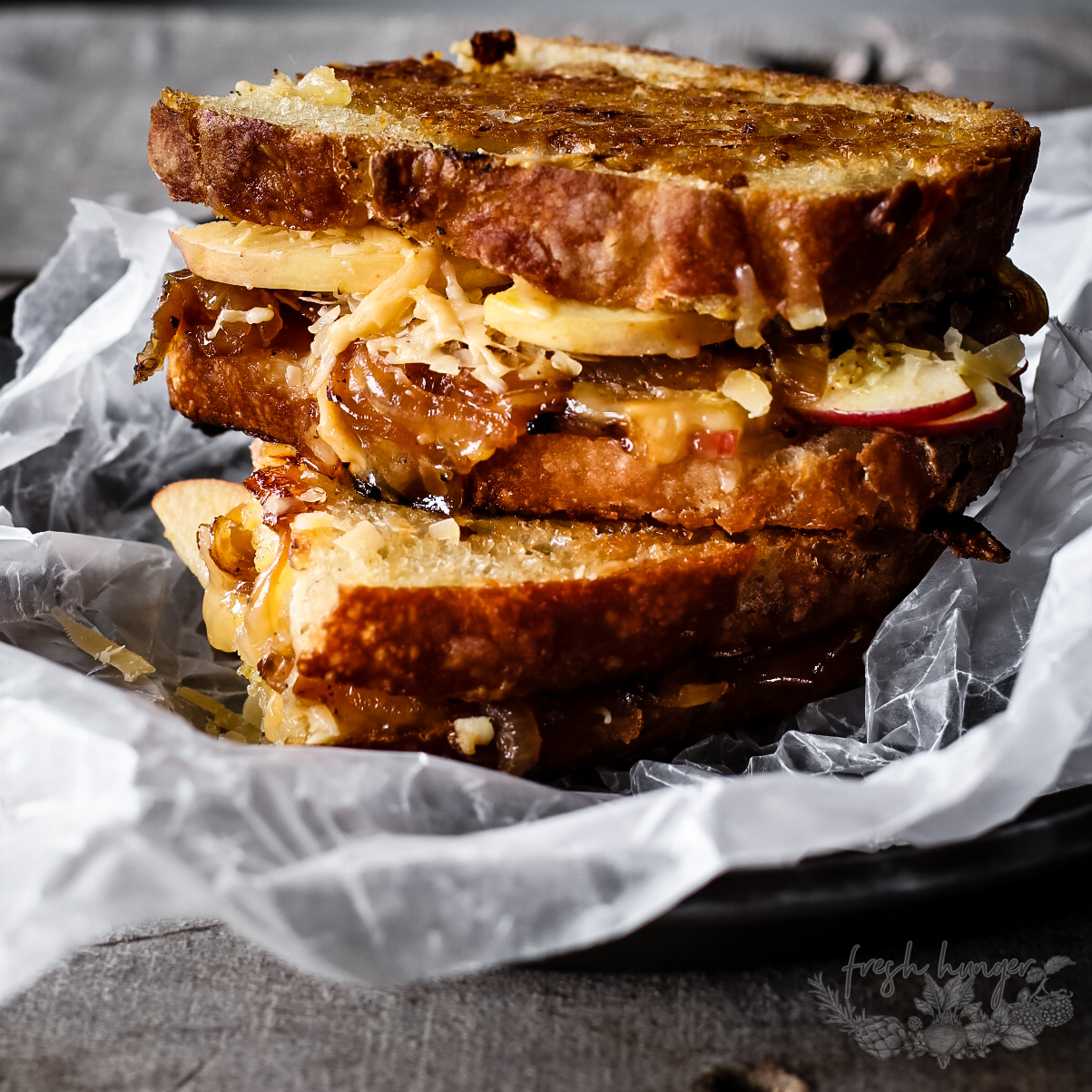 CIDER ONION AND APPLE GRILLED CHEESE 