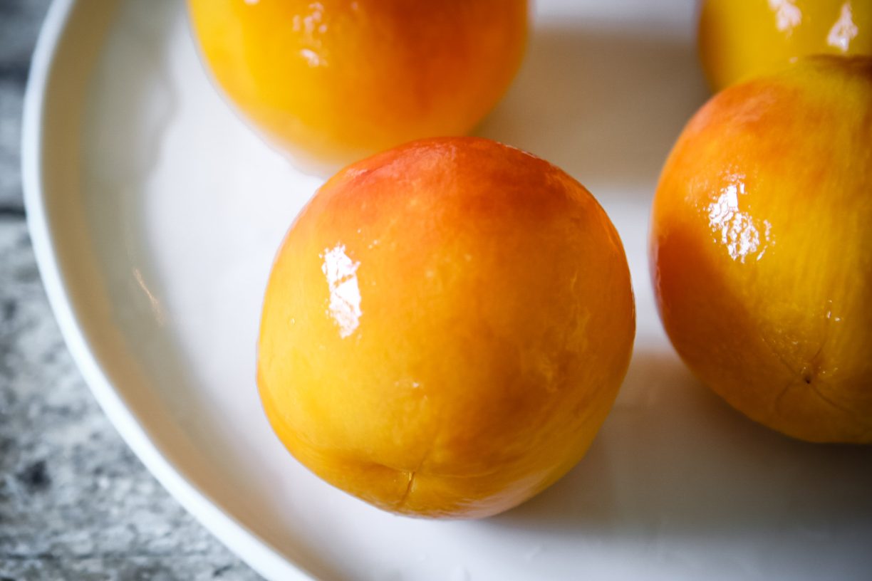 how to peel a peach
